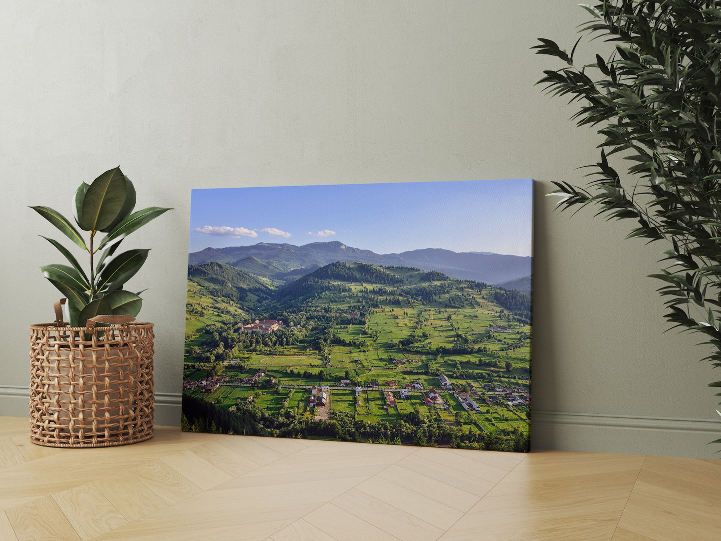 Tablou canvas Bucovina Pitoreasca Masivul Rarau vazut din Campulung Moldovenesc OS11